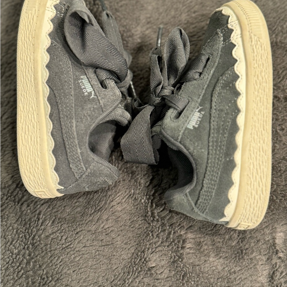 PUMA Kids' Suede Heart Rubberized Sneaker